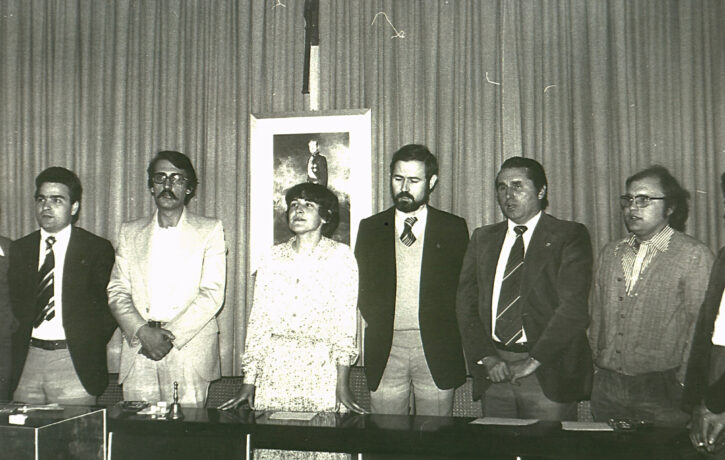 Primer consistori democràtic de Mollet del Vallès, presidit per Anna Bosch. Arx.iu Històric de Mollet del Vallès